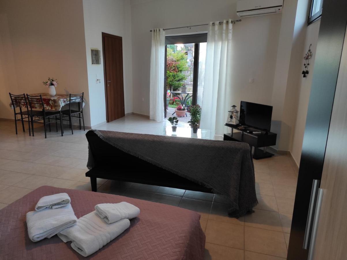 John'S Apartments Неа-Миханиона Экстерьер фото